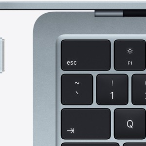 جزئیات اتصال MagSafe و کیبورد در رنگ آبی آسمانی — MDHK4