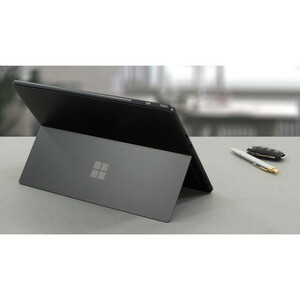 استوک-تبلت مایکروسافت مدل Surface Pro 9-i5 1235U ظرفیت 256 گیگابایت و رم 8 گیگابایت