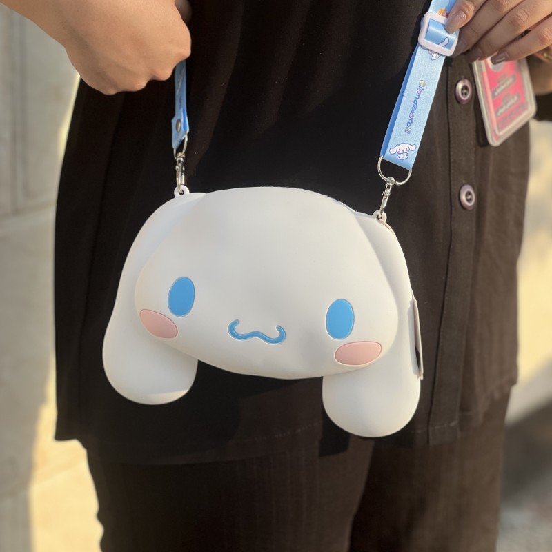 کیف دوشی اورجینال سانریو طرح سینامورول سایز بزرگ