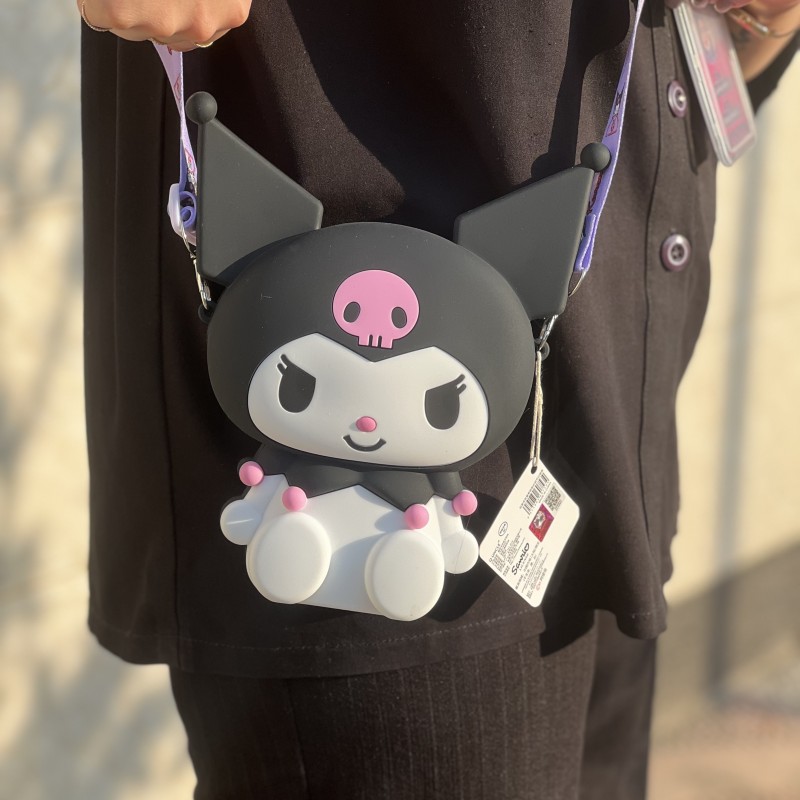 کیف دوشی اورجینال سانریو طرح کرومی سایز متوسط