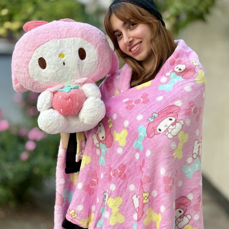 پتو بالشتی مای‌ملودی توت فرنگی به دست