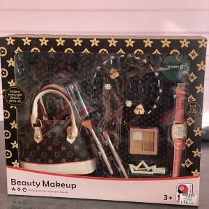 پک لوازم آرایشی به همراه کیف و ساعت