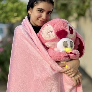 پتو بالشتی استیچ صورتی عروسک به دست