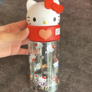 قمقمه سانریو