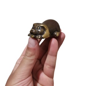 مجسمه سگ برنزی