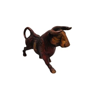 مجسمه گاو برنزی قدیمی