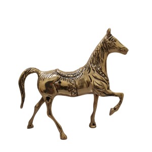 مجسمه برنجی اسب نماد سال تولد