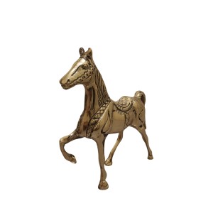 مجسمه برنجی اسب نماد سال تولد