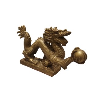 مجسمه اژدها برنزی نماد حیوان سال تولد