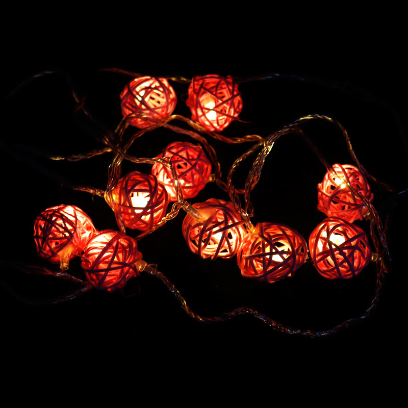 ریسه 10 لامپریسه 10 لامپ طرح گوی چوبی صورتی آفتابی طول 2.5 متر طرح گوی چوبی صورتی آفتابی 2٫5 متری