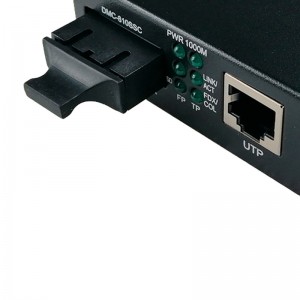 مبدل اترنت به فیبر نوری D-Link DMC-810SSC