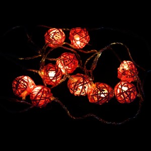 ریسه 10 لامپریسه 10 لامپ طرح گوی چوبی صورتی آفتابی طول 2.5 متر طرح گوی چوبی صورتی آفتابی 2٫5 متری