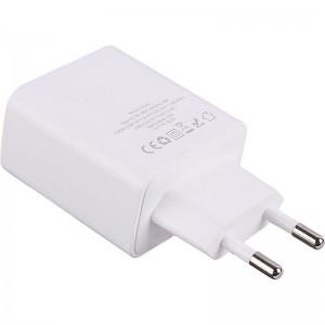 شارژر دیواری 20 وات اسکای دلفین SC40 QC3.0 PD 3A