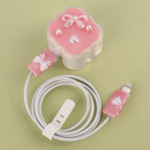 ست محافظ کابل و کلگی شارژر آیفون طرح پاپیون مروارید دار