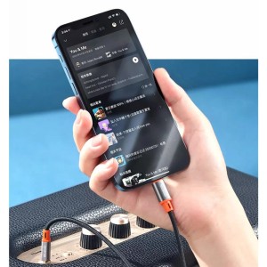 کابل تبدیل Lightning به AUX مک دودو CA-0780 طول 1.2 متر