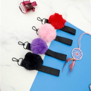 پوم پوم آویز دار