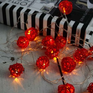 ریسه 20 لامپ طرح گوی چوبی قرمز آفتابی طول 2.5 متر