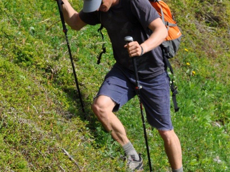 آشنایی با عصا کوهنوردی اسنوهاک