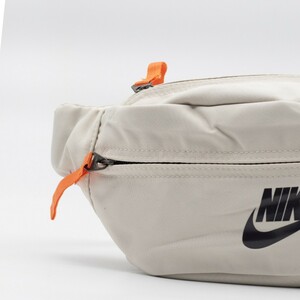 کیف کمری دومنظوره بادی بگ نایکی مدل NIKE BODY BAG - NB-54697-3 | مسترکوالیتی