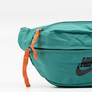 کیف کمری دومنظوره بادی بگ نایکی مدل NIKE BODY BAG - NB-54697-1 | مسترکوالیتی