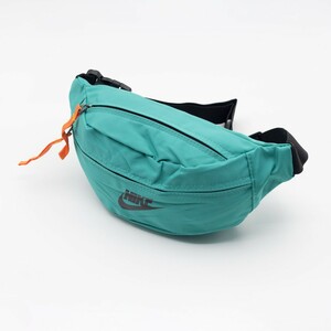 کیف کمری دومنظوره بادی بگ نایکی مدل NIKE BODY BAG - NB-54697-1 | مسترکوالیتی