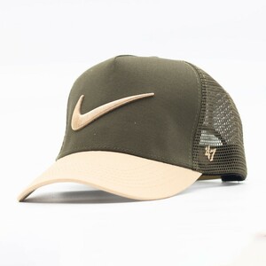 کلاه کپ نایکی مدل NIKE-CAP-NC-206463 | مستر کوالیتی | سبز/کرم