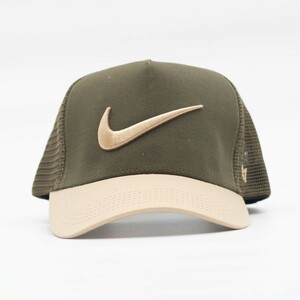 کلاه کپ نایکی مدل NIKE-CAP-NC-206463 | مستر کوالیتی | سبز/کرم