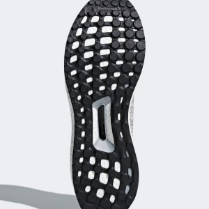 کفش مخصوص دویدن مردانه آدیداس مدل Ultraboost