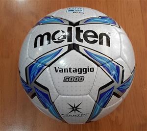 توپ فوتبال مولتن مدل Vantiaggio 5000