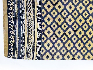روسری نخی طرح شکوفه رنگ  غالب طلایی  کد 1011