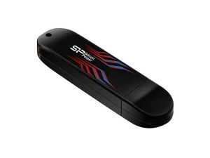 فلش 32 گیگ سیلیکون پاور  Blaze B10