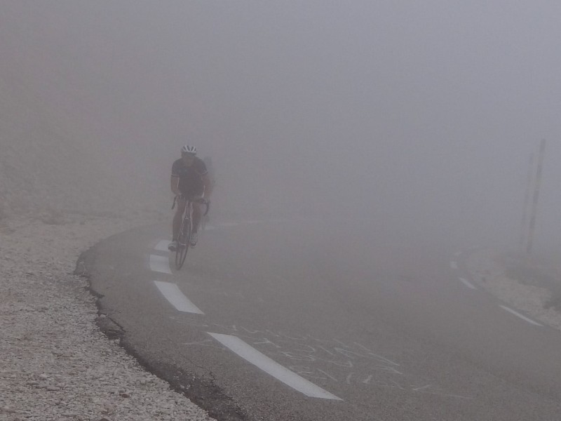 بهترین روش‌های دید بهتر در هوای مه آلود پاییز