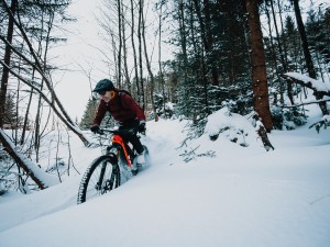 گرم بمانید: ۵ راز پوشاک دوچرخه‌سواری در زمستان که هرگز به شما نگفته‌اند
