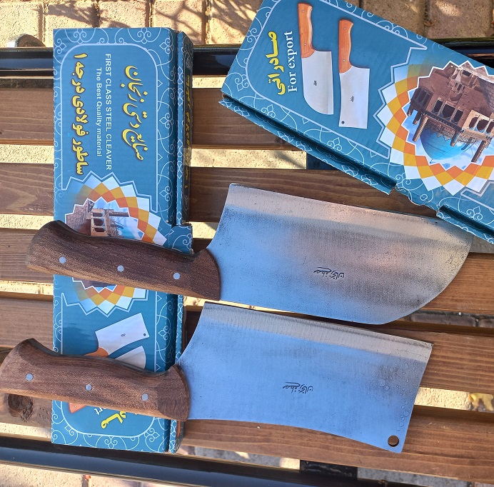 ساطور مصطفی جنس تیغه فولادی (صربستانی سفارشی قیمت یک جفت در تصویر ۸۲۰۰۰۰ هزار تومان)