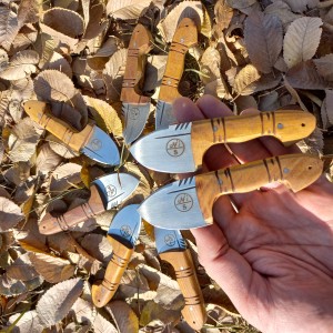 چاقو تیز به همراه غلاف هدیه