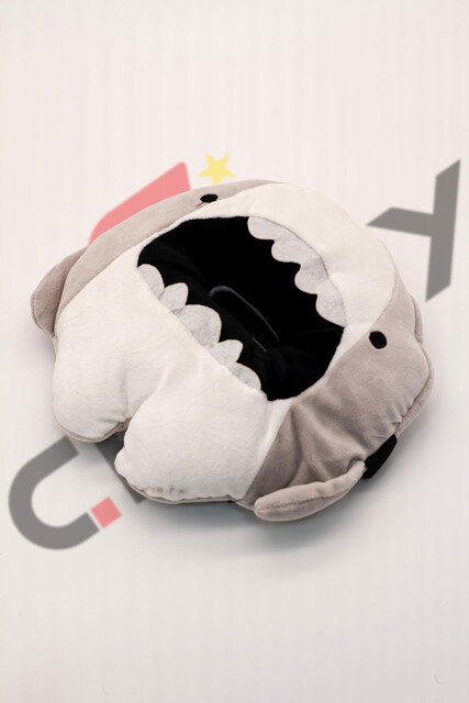 عروسک دستمال کاغذی کوسه