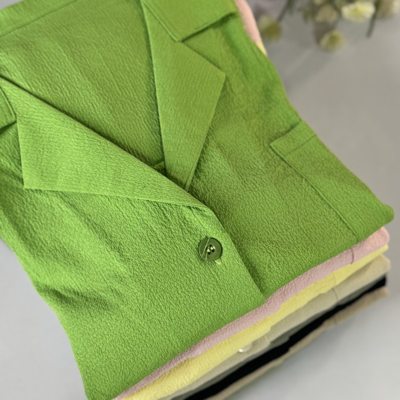 شومیز زنانه یقه انگلیسی – مدل ساده و خوش‌استایل