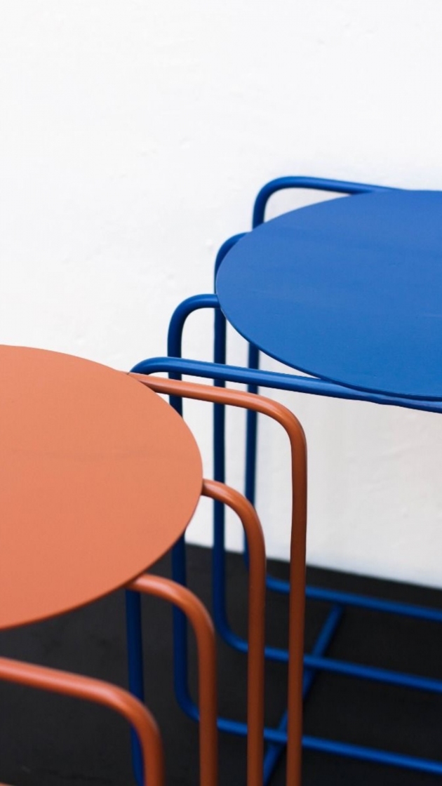 میز کنار مبلی