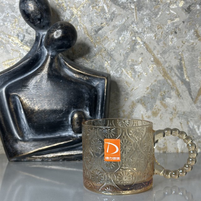 لیوان شیشه ای دسته مرواریدی