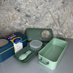 ظرف غذای مدرسه