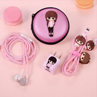 پک محافظ کابل پلاستیکی  + کیف هندزفری دایره ای  Girl Pack HandsFree