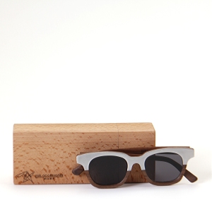 عینک چوبی مدل تاگ فلزی