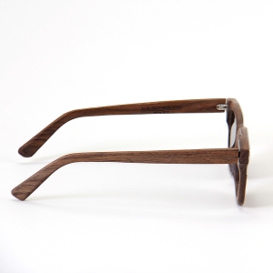 عینک چوبی مدل تاگ فلزی