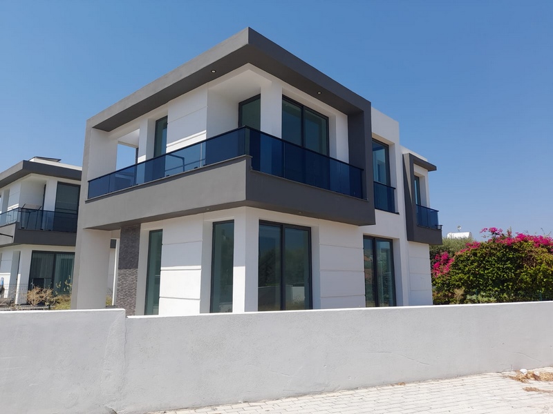 ویلا سه خوابه آماده تحویل در شرق گیرنه