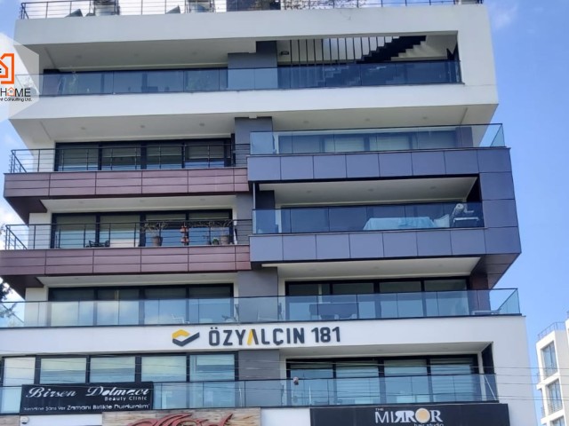 آپارتمان دو خوابه واقع در مرکز شهر گیرنه