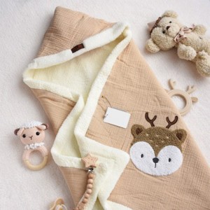 پتو  کلاهدار موسلین نوزادبی بی لایک Baby Like طرح گوزن