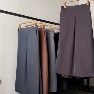 دامن  بارانی  بادمجانی روشن  قد 80   کد ( 400 )