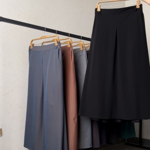 دامن بارانی  مشکی  قد 90  کد ( 400 )