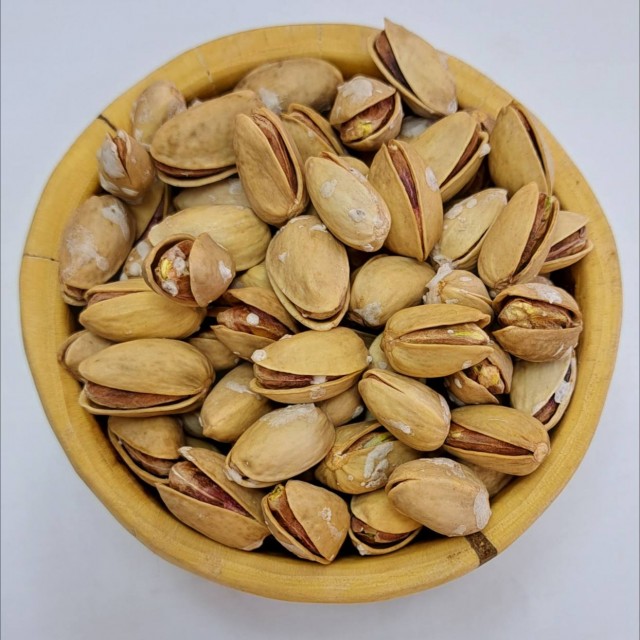 پسته احمدآقایی نمکی ( انسی ۲۵-۲۷)