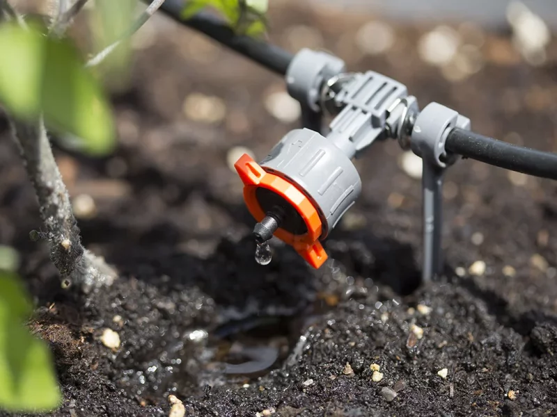 لیست کامل لوازم مورد نیاز آبیاری قطره ای همراه با راهنمای استفاده